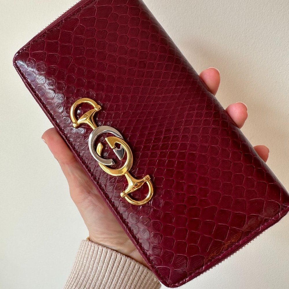 Gucci Horse-bit Zip Around Wallet in Burgundy